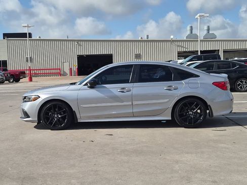 Used 2023 Honda Civic Sport image 3