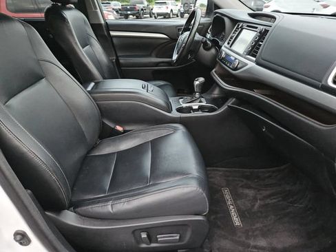 Used 2018 Toyota Highlander XLE FWD image 32