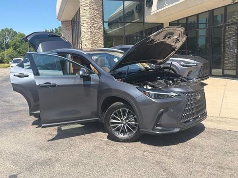 Used 2025 Lexus NX 350 AWD w/ Accessory Package (2T) image 9