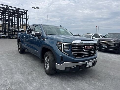 Used 2024 GMC Sierra 1500 SLT RWD image 3