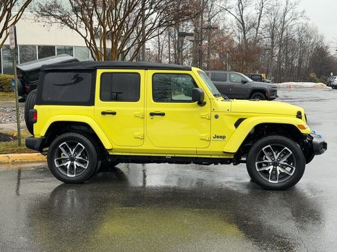 Used 2024 Jeep Wrangler Unlimited w/ Convenience Group image 4