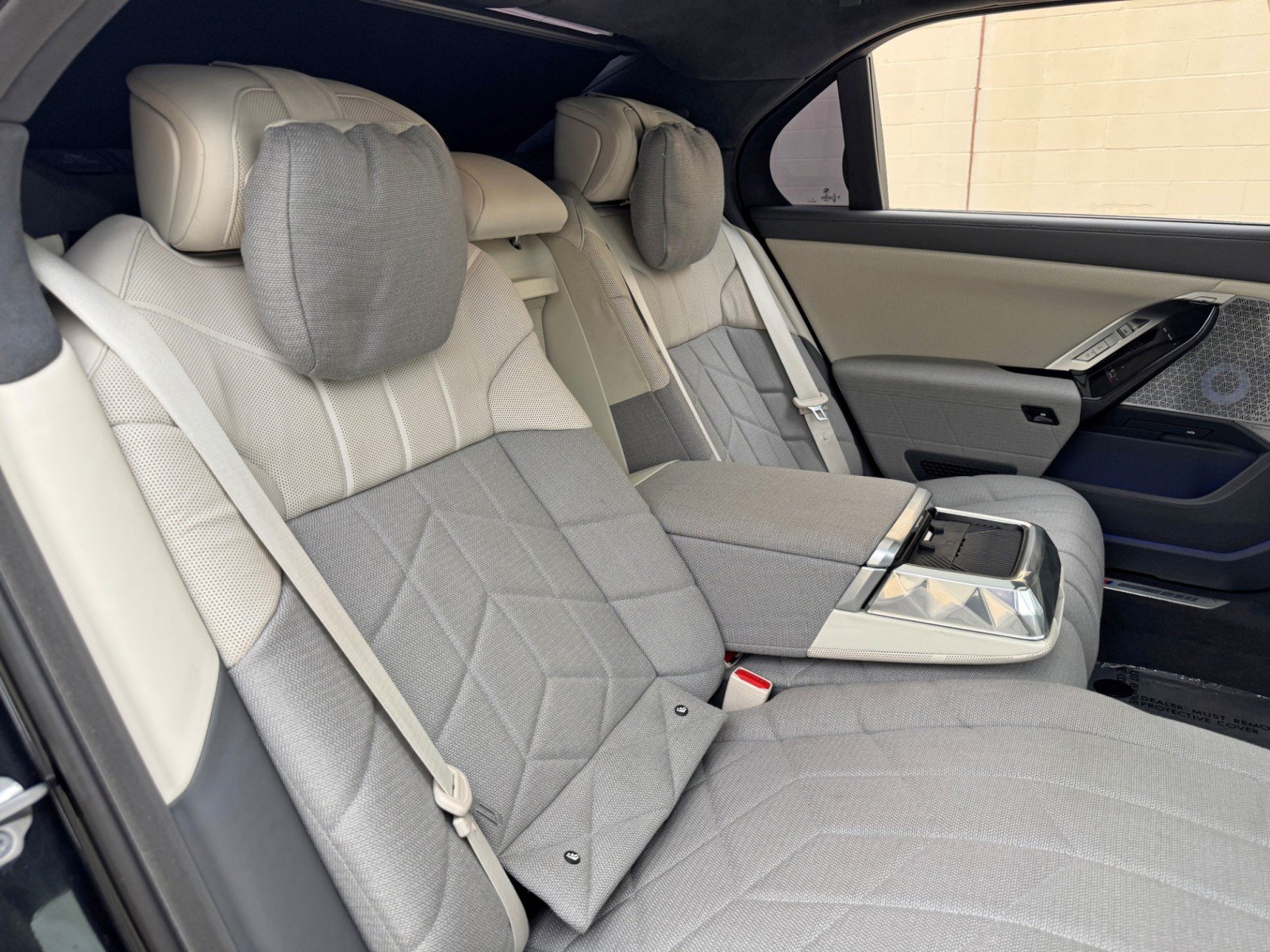 Used 2023 BMW 760i xDrive AWD/4WD image 57