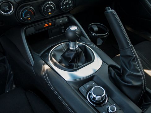 New 2026 MAZDA MX-5 Miata Club w/ Interior Package RWD image 21