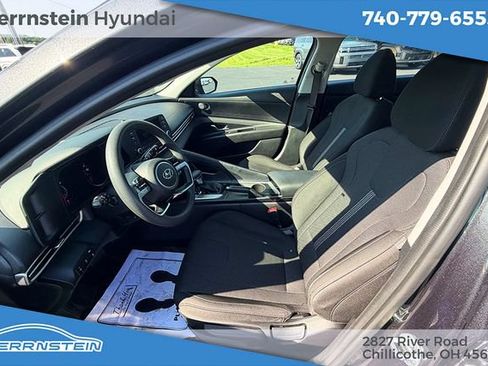 Used 2021 Hyundai Elantra SE FWD image 14