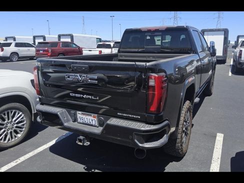 Used 2024 GMC Sierra 2500 Denali Ultimate AWD/4WD image 21