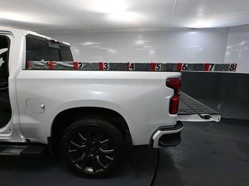 Used 2022 Chevrolet Silverado 1500 High Country image 48