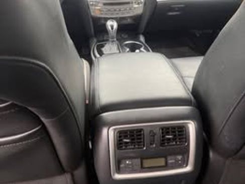 Used 2019 INFINITI QX60 Luxe w/ Essential Package image 11