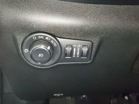 Used 2026 Jeep Compass Latitude AWD/4WD image 22