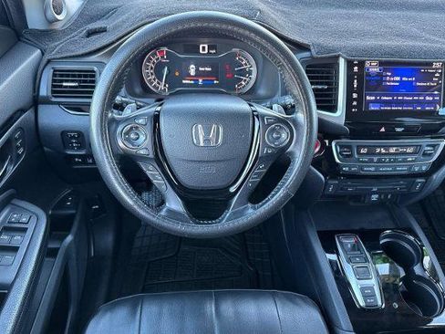 Used 2018 Honda Pilot Touring image 5