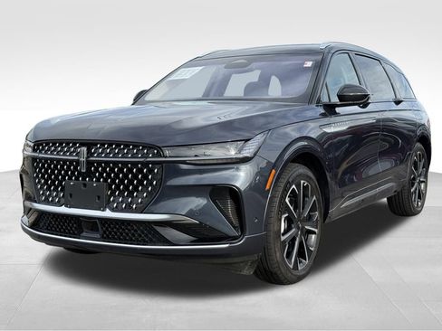 Used 2024 Lincoln Nautilus Reserve w/ Equipment Group 202A image 2