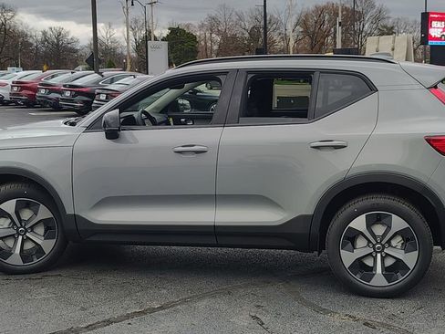 New 2026 Volvo XC40 B5 Plus w/ Climate Package image 5