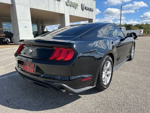 Used 2018 Ford Mustang Coupe image 7