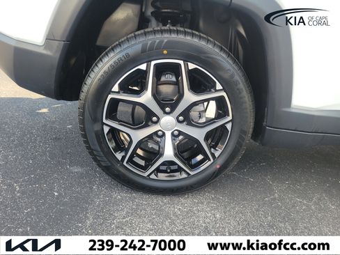 Used 2024 Jeep Compass Limited AWD/4WD image 9