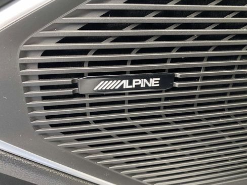 Certified 2024 Jeep Wagoneer L 2WD w/ Premium Group I image 17