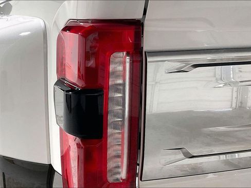 Used 2025 Ford F450 King Ranch w/ FX4 Off-Road Package AWD/4WD image 40