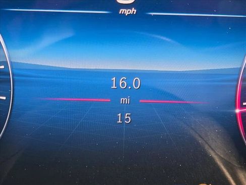 Used 2026 Mercedes-Benz GLC 300 image 11