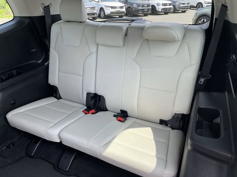 Used 2022 Kia Telluride S image 23