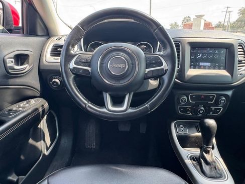Used 2020 Jeep Compass Latitude FWD image 15
