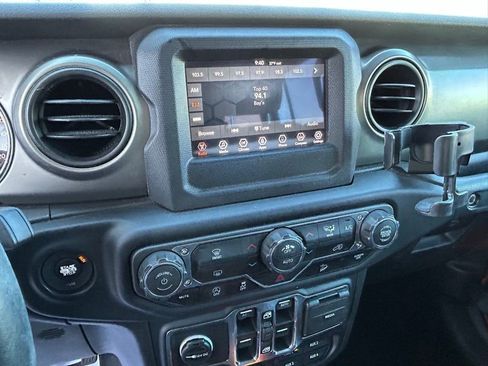 Used 2019 Jeep Wrangler Unlimited Sport S image 28