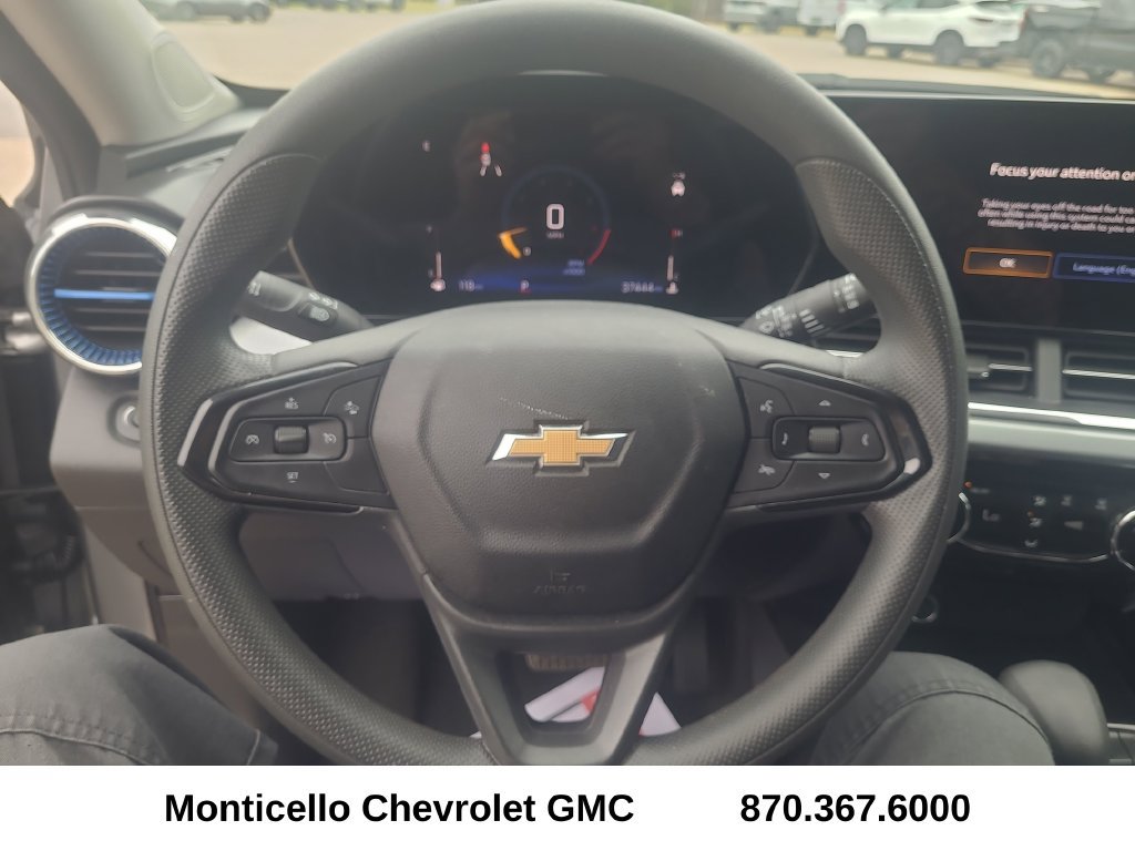 Used 2025 Chevrolet Trax LT FWD image 15