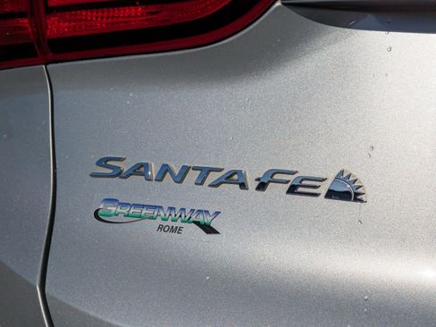 Used 2019 Hyundai Santa Fe SE image 29