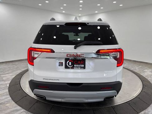 Used 2023 GMC Acadia SLE w/ Driver Convenience Package image 6