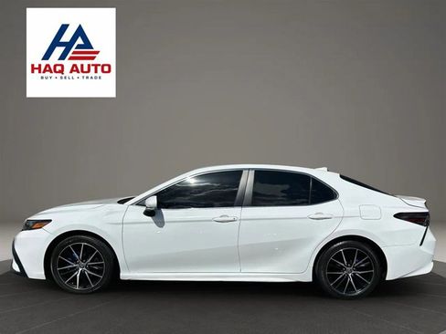 Used 2023 Toyota Camry SE FWD image 8
