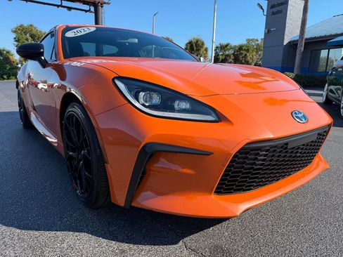 Used 2023 Toyota GR86 10th Anniversary SE image 3