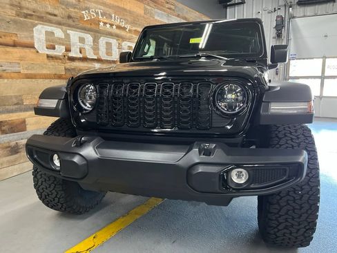 Used 2025 Jeep Wrangler Unlimited Sport AWD/4WD image 8