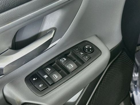 Used 2020 RAM 1500 Big Horn RWD image 15