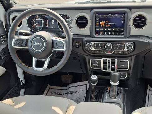 Used 2023 Jeep Gladiator Overland AWD/4WD image 26