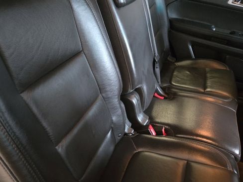 Used 2014 Ford Explorer XLT w/ Equipment Group 202A image 9