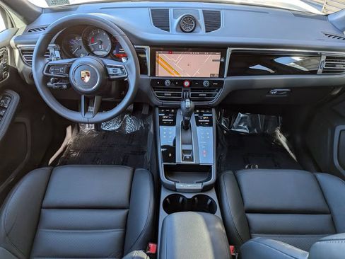 Certified 2026 Porsche Macan AWD/4WD image 19