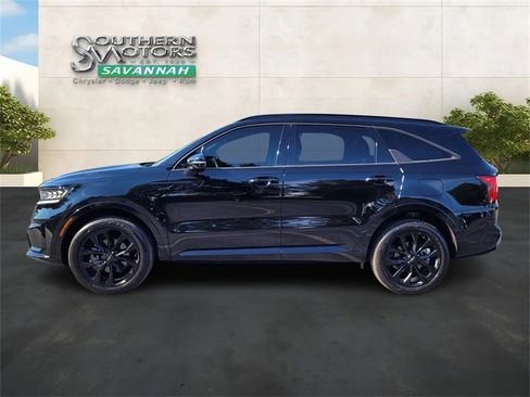 Used 2023 Kia Sorento SX image 2