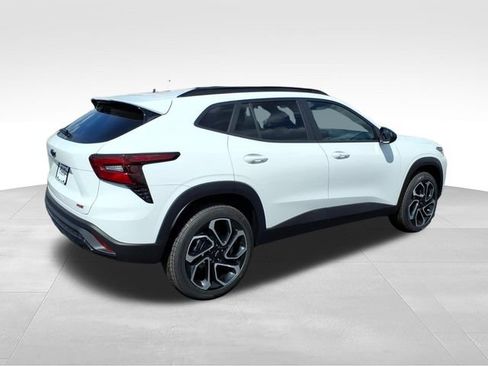 New 2026 Chevrolet Trax RS w/ Driver Confidence Package FWD image 3