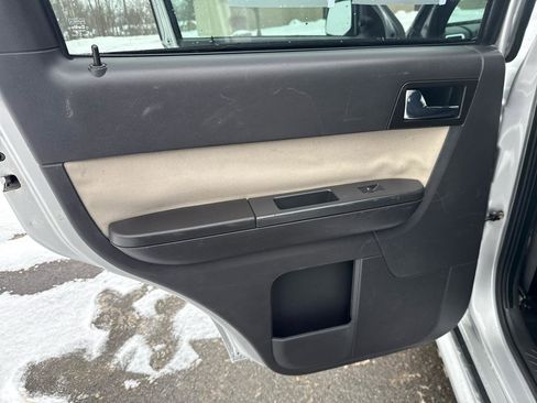 Used 2009 Mercury Mariner FWD 4dr V6 image 15