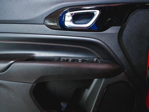 Used 2023 Jeep Compass Limited image 15