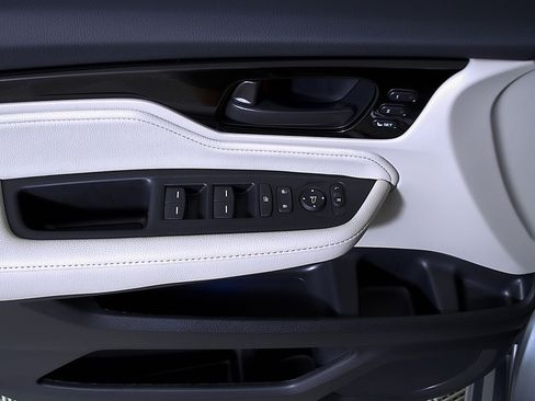 New 2026 Honda Odyssey Touring image 18