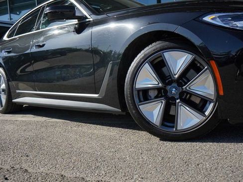 Used 2023 BMW i4 eDrive35 w/ Premium Package image 11