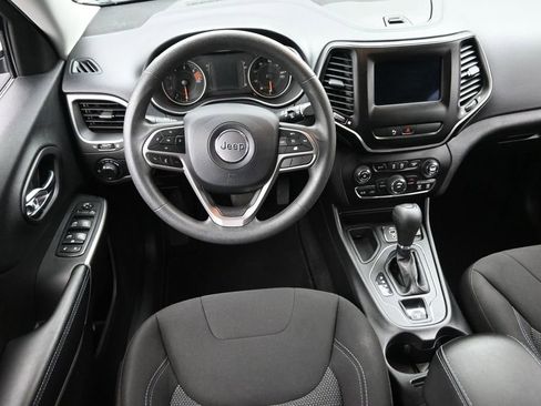 Used 2020 Jeep Cherokee Latitude FWD image 14