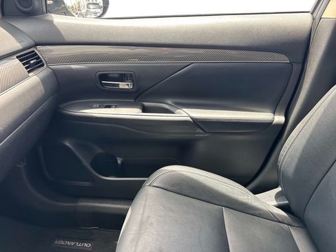 Used 2019 Mitsubishi Outlander SEL FWD image 23