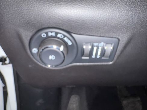 Used 2025 Jeep Compass Limited AWD/4WD image 13