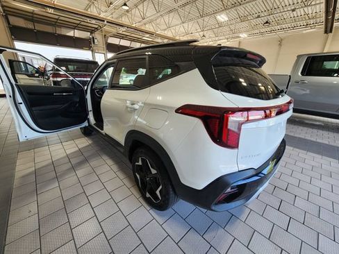 Used 2026 Kia Seltos S FWD image 6