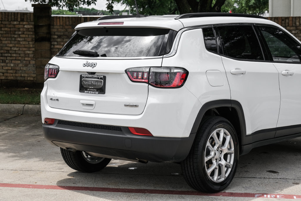 Used 2023 Jeep Compass Latitude AWD/4WD image 16