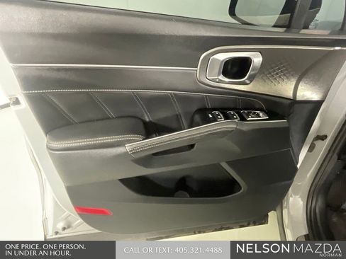 Used 2023 Kia Sorento SX AWD/4WD image 17