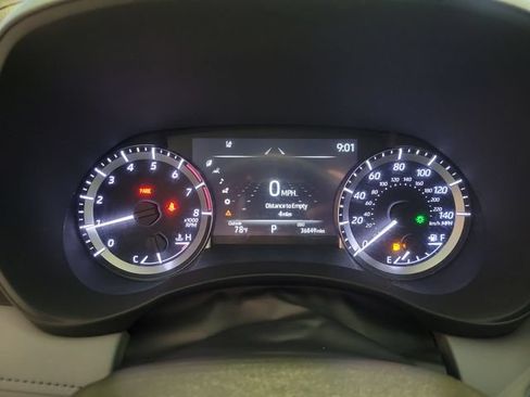 Used 2023 Toyota Highlander L FWD image 15