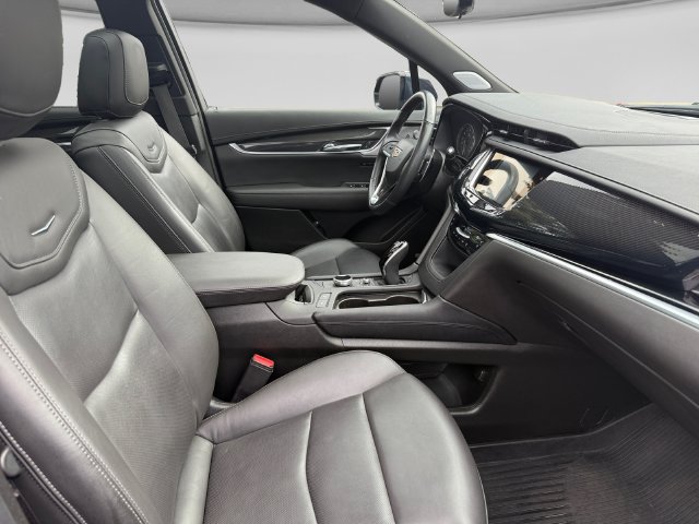 Used 2024 Cadillac XT6 Sport w/ Technology Package AWD/4WD image 16