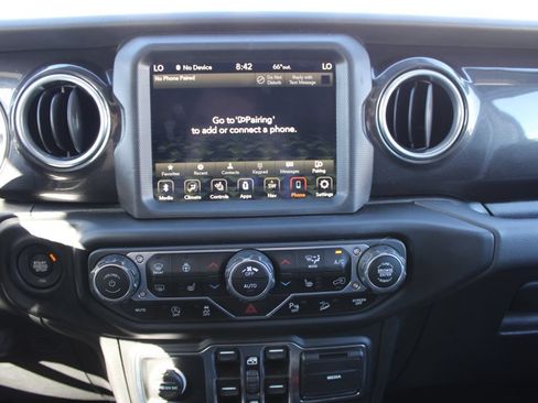 Used 2021 Jeep Wrangler Unlimited Sahara AWD/4WD image 22