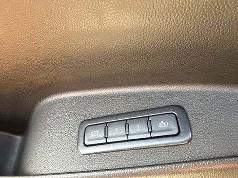 Used 2018 Chevrolet Suburban Premier AWD/4WD image 23