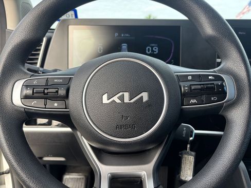 Used 2025 Kia Sportage LX image 27